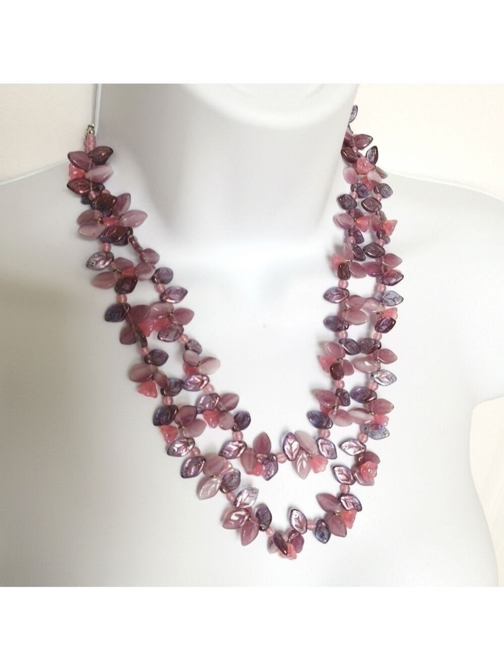 NWT Purple Flowers and Leaves Necklace Pink